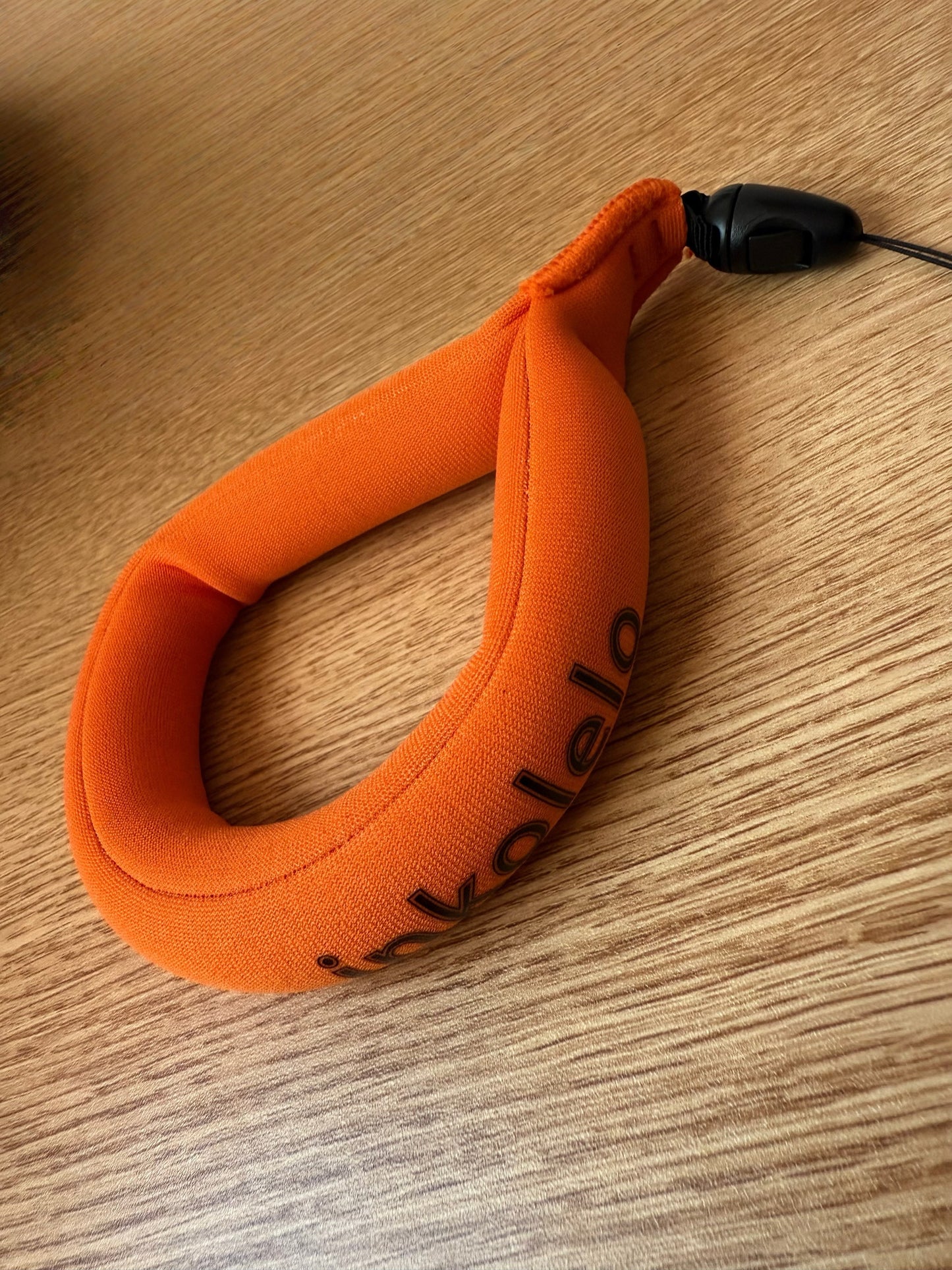 Correa flotante impermeable para celular o cámara